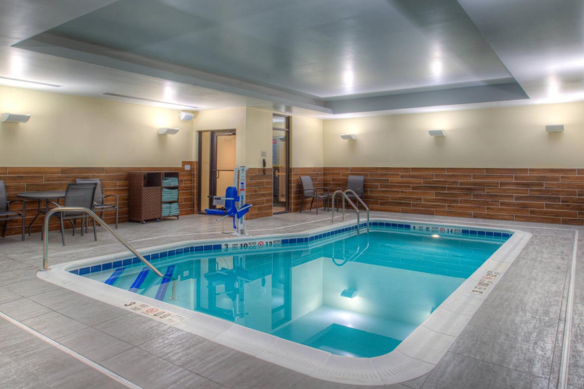 Fairfield Inn & Suites By Marriott Canton Bagian luar foto